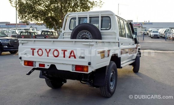 Buy Import Toyota Land Cruiser White Car in Import - Dubai in Ahal Buy Import Toyota Land Cruiser White Car in Import - Dubai in Ahal