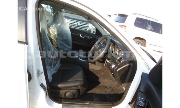 Buy Import Mercedes-Benz 200 White Car in Import - Dubai in Ahal Buy Import Mercedes-Benz 200 White Car in Import - Dubai in Ahal