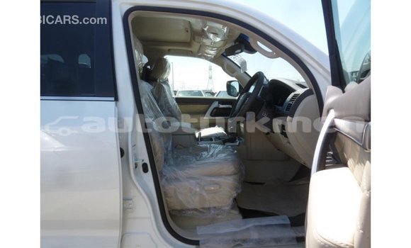 Buy Import Toyota Land Cruiser White Car in Import - Dubai in Ahal Buy Import Toyota Land Cruiser White Car in Import - Dubai in Ahal