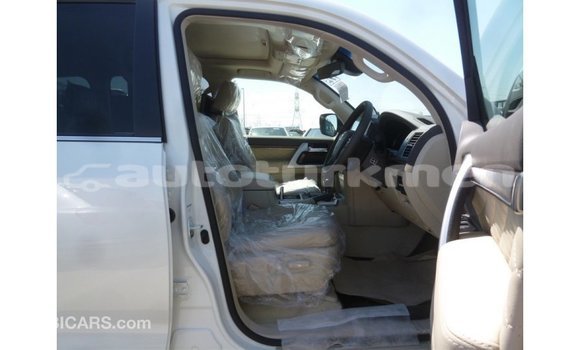 Buy Import Toyota Land Cruiser White Car in Import - Dubai in Ahal Buy Import Toyota Land Cruiser White Car in Import - Dubai in Ahal