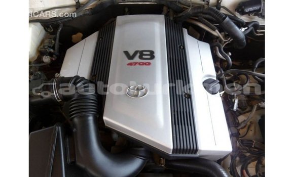 Buy Import Toyota Land Cruiser White Car in Import - Dubai in Ahal Buy Import Toyota Land Cruiser White Car in Import - Dubai in Ahal