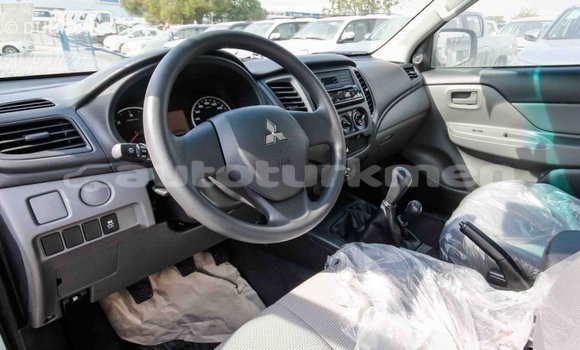 Buy Import Mitsubishi L200 White Car in Import - Dubai in Ahal