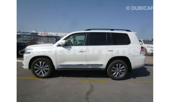 Buy Import Toyota Land Cruiser White Car in Import - Dubai in Ahal Buy Import Toyota Land Cruiser White Car in Import - Dubai in Ahal