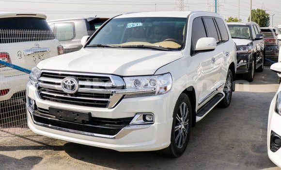 Buy Import Toyota Land Cruiser White Car in Import - Dubai in Ahal Buy Import Toyota Land Cruiser White Car in Import - Dubai in Ahal