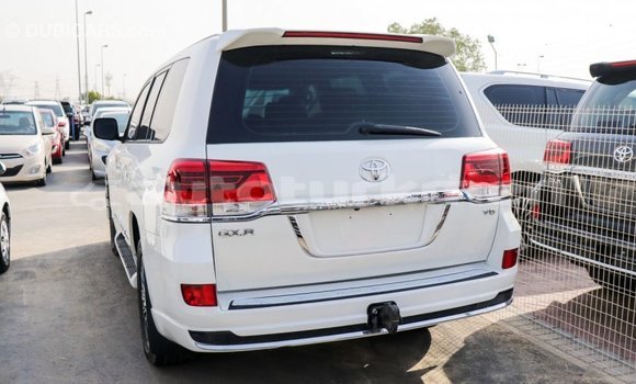Buy Import Toyota Land Cruiser White Car in Import - Dubai in Ahal Buy Import Toyota Land Cruiser White Car in Import - Dubai in Ahal