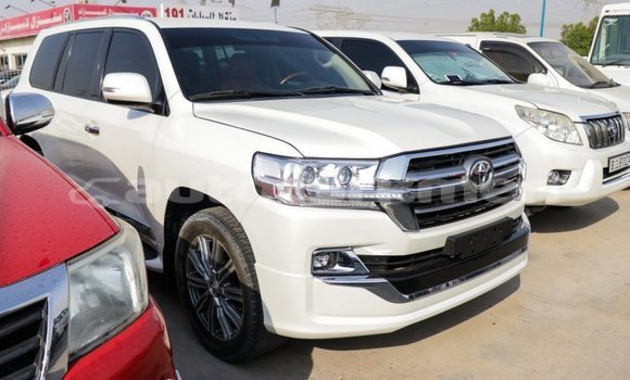 Buy Import Toyota Land Cruiser White Car in Import - Dubai in Ahal Buy Import Toyota Land Cruiser White Car in Import - Dubai in Ahal