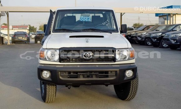 Buy Import Toyota Land Cruiser White Car in Import - Dubai in Ahal Buy Import Toyota Land Cruiser White Car in Import - Dubai in Ahal