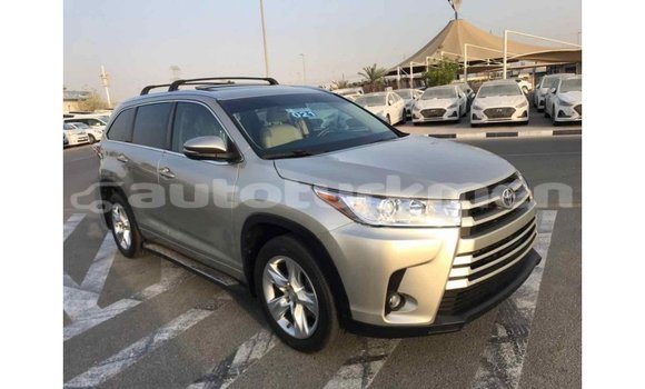 Buy Import Toyota Highlander Beige Car in Import - Dubai in Ahal Buy Import Toyota Highlander Beige Car in Import - Dubai in Ahal