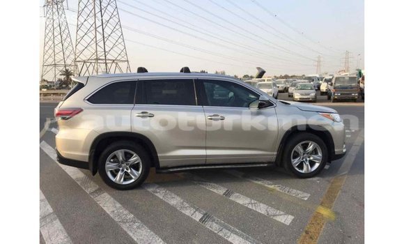 Buy Import Toyota Highlander Beige Car in Import - Dubai in Ahal Buy Import Toyota Highlander Beige Car in Import - Dubai in Ahal