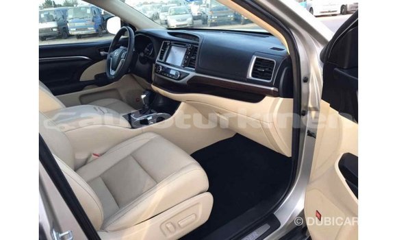 Buy Import Toyota Highlander Beige Car in Import - Dubai in Ahal Buy Import Toyota Highlander Beige Car in Import - Dubai in Ahal
