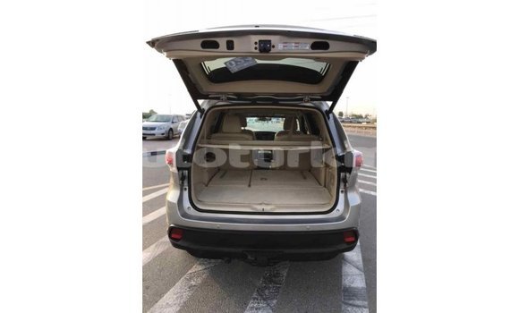 Buy Import Toyota Highlander Beige Car in Import - Dubai in Ahal Buy Import Toyota Highlander Beige Car in Import - Dubai in Ahal