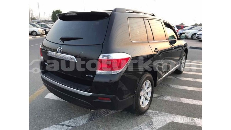 Big with watermark toyota highlander ahal import dubai 1262