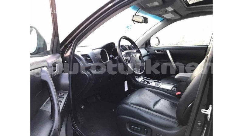 Big with watermark toyota highlander ahal import dubai 1262