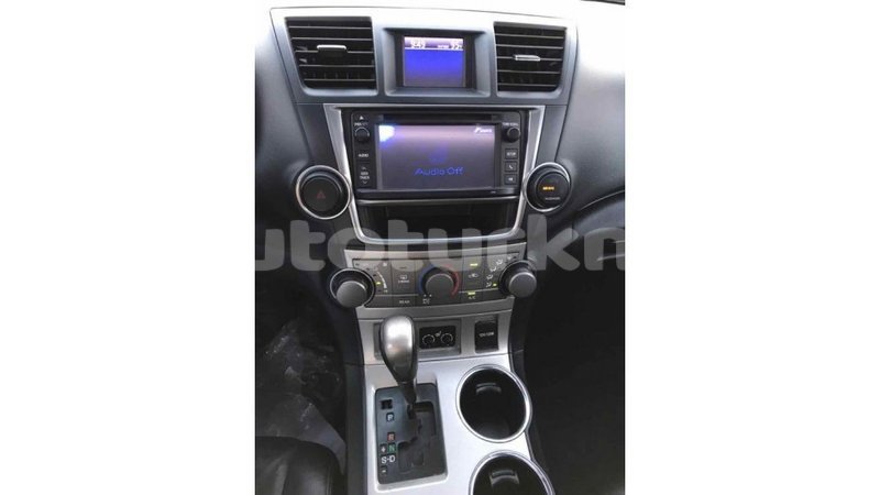 Big with watermark toyota highlander ahal import dubai 1262