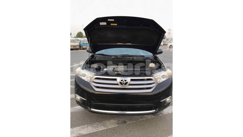 Big with watermark toyota highlander ahal import dubai 1262