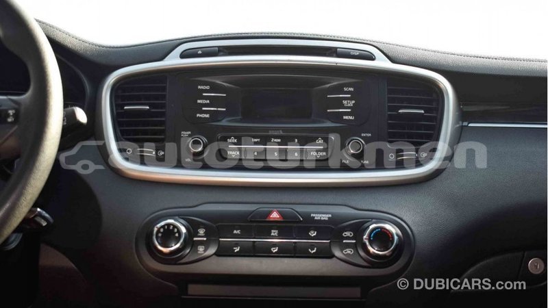 Big with watermark kia sorento ahal import dubai 1310