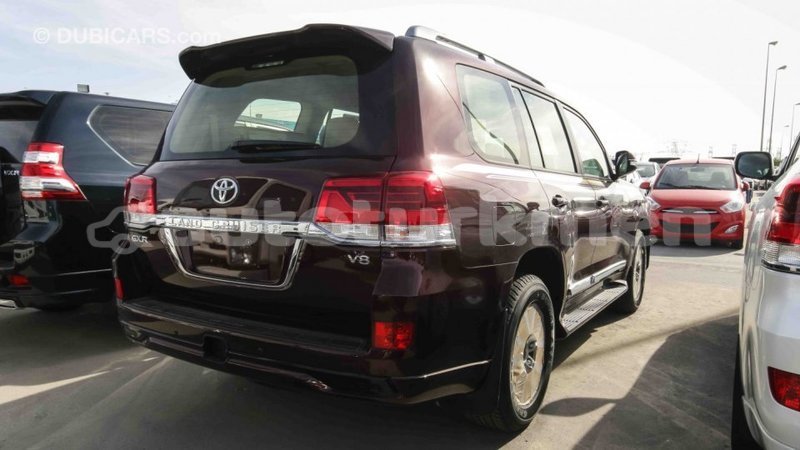 Big with watermark toyota land cruiser ahal import dubai 1328
