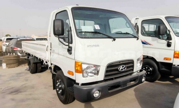 Buy Import Hyundai Chorus White Truck in Import - Dubai in Ahal