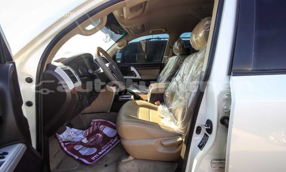 Buy Import Toyota Land Cruiser White Car in Import - Dubai in Ahal Buy Import Toyota Land Cruiser White Car in Import - Dubai in Ahal
