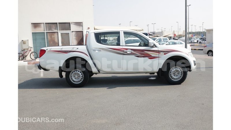 Big with watermark mitsubishi l200 ahal import dubai 1429