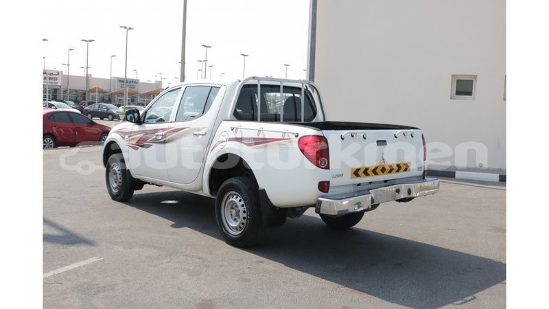 Big with watermark mitsubishi l200 ahal import dubai 1429