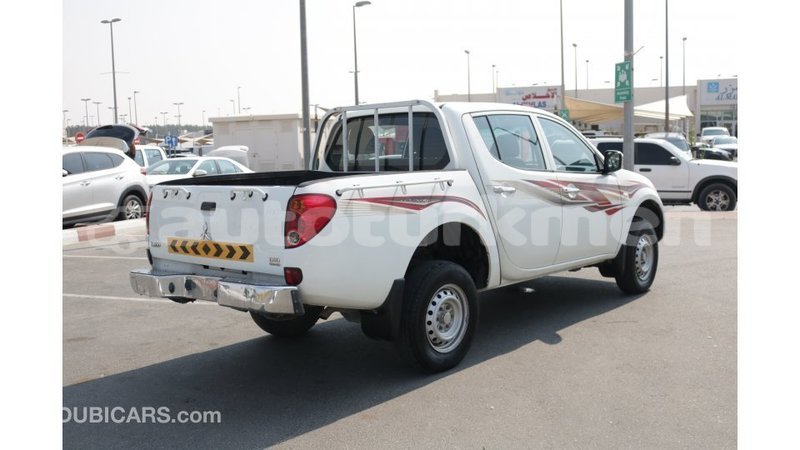 Big with watermark mitsubishi l200 ahal import dubai 1429