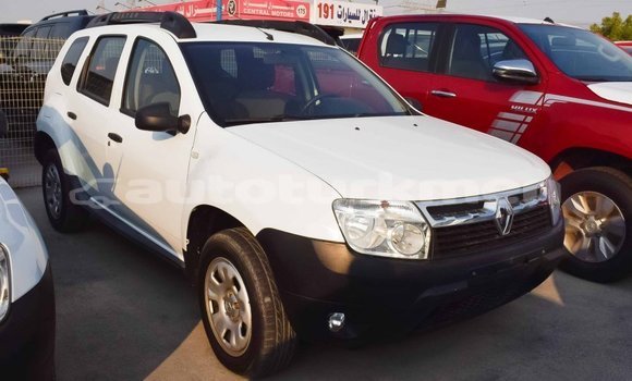 Buy Import Renault Duster White Car in Import - Dubai in Ahal