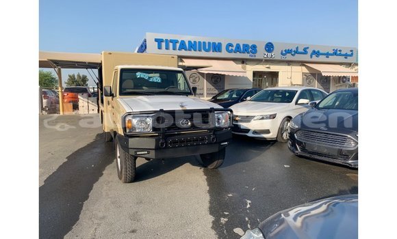 Buy Import Toyota Land Cruiser Beige Car in Import - Dubai in Ahal Buy Import Toyota Land Cruiser Beige Car in Import - Dubai in Ahal