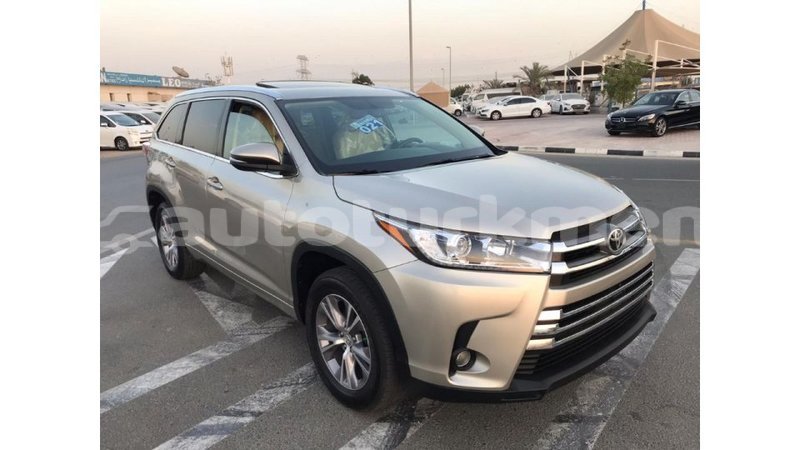 Big with watermark toyota highlander ahal import dubai 1491