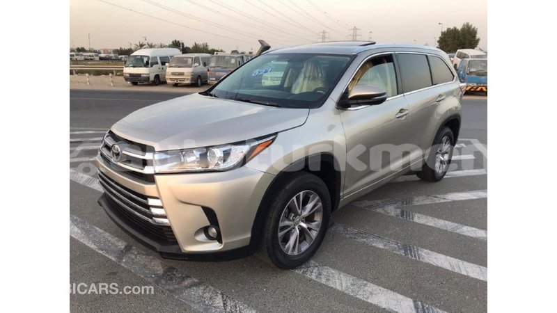 Big with watermark toyota highlander ahal import dubai 1491
