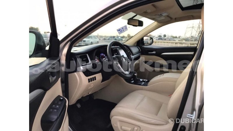 Big with watermark toyota highlander ahal import dubai 1491
