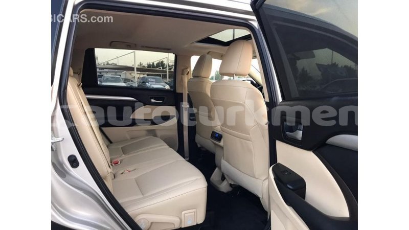 Big with watermark toyota highlander ahal import dubai 1491