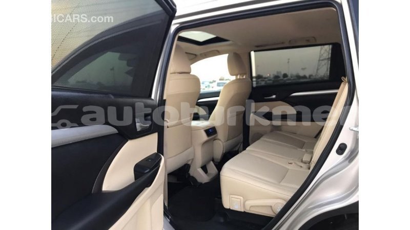 Big with watermark toyota highlander ahal import dubai 1491