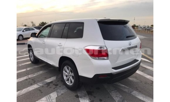Buy Import Toyota Highlander White Car in Import - Dubai in Ahal Buy Import Toyota Highlander White Car in Import - Dubai in Ahal