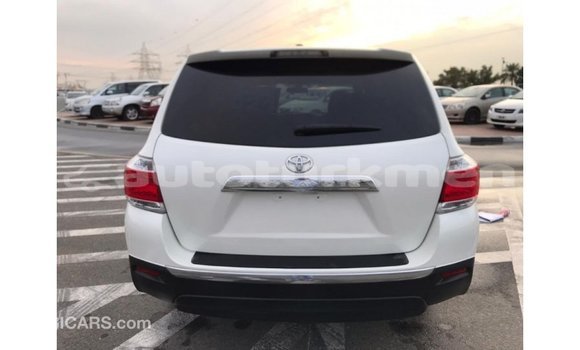 Buy Import Toyota Highlander White Car in Import - Dubai in Ahal Buy Import Toyota Highlander White Car in Import - Dubai in Ahal