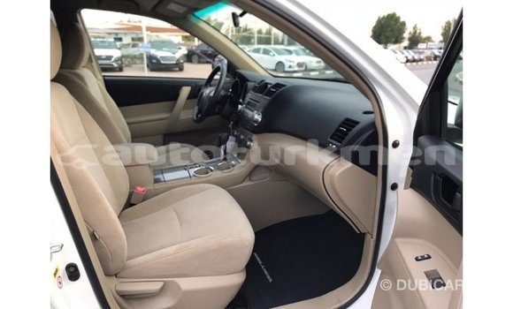 Buy Import Toyota Highlander White Car in Import - Dubai in Ahal Buy Import Toyota Highlander White Car in Import - Dubai in Ahal