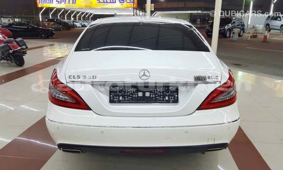 Buy Import Mercedes-Benz 190 (W201) White Car in Import - Dubai in Ahal Buy Import Mercedes-Benz 190 (W201) White Car in Import - Dubai in Ahal
