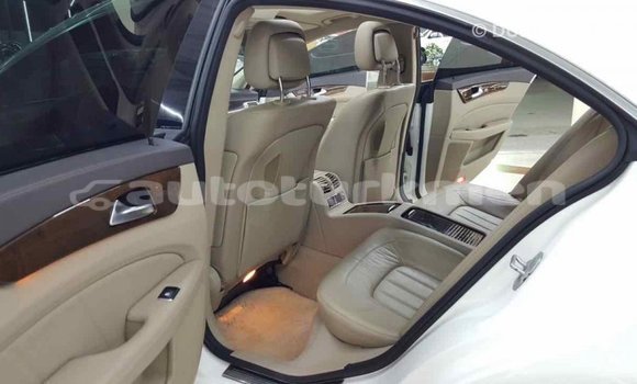 Buy Import Mercedes-Benz 190 (W201) White Car in Import - Dubai in Ahal Buy Import Mercedes-Benz 190 (W201) White Car in Import - Dubai in Ahal