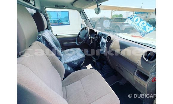 Buy Import Toyota Land Cruiser Beige Car in Import - Dubai in Ahal Buy Import Toyota Land Cruiser Beige Car in Import - Dubai in Ahal