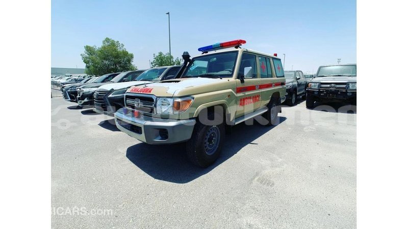 Big with watermark toyota land cruiser ahal import dubai 1528