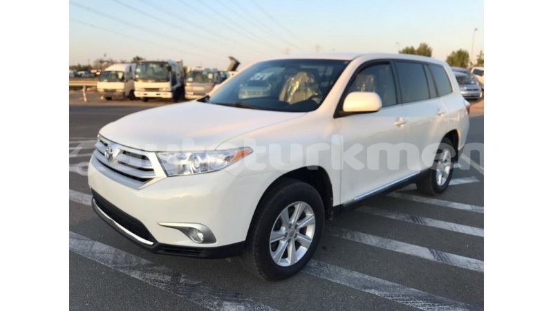 Big with watermark toyota highlander ahal import dubai 1530