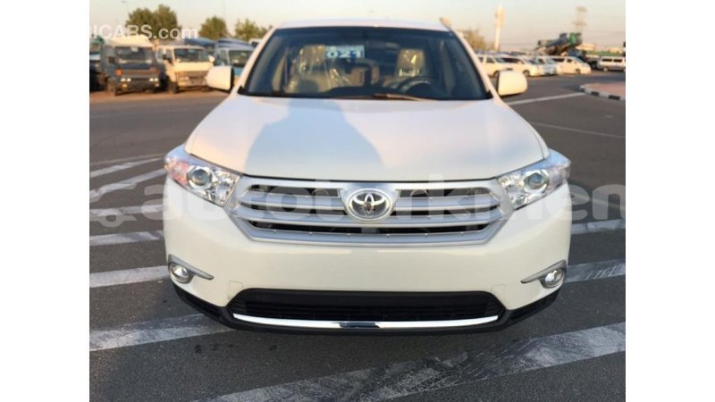 Big with watermark toyota highlander ahal import dubai 1530