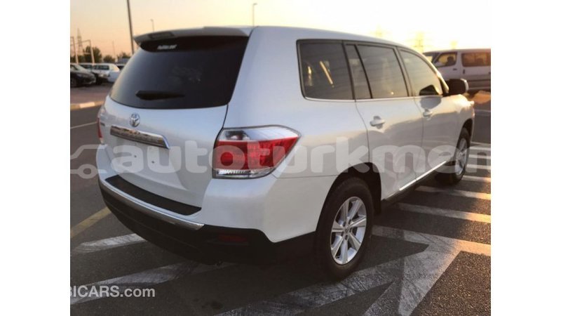 Big with watermark toyota highlander ahal import dubai 1530