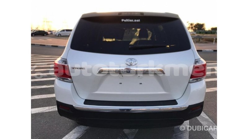 Big with watermark toyota highlander ahal import dubai 1530