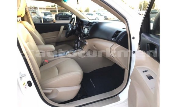Buy Import Toyota Highlander White Car in Import - Dubai in Ahal Buy Import Toyota Highlander White Car in Import - Dubai in Ahal