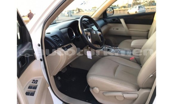 Buy Import Toyota Highlander White Car in Import - Dubai in Ahal Buy Import Toyota Highlander White Car in Import - Dubai in Ahal