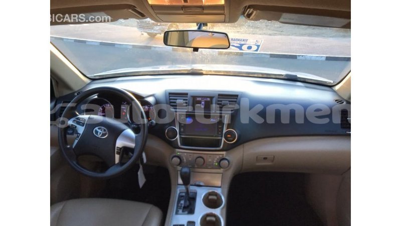 Big with watermark toyota highlander ahal import dubai 1530