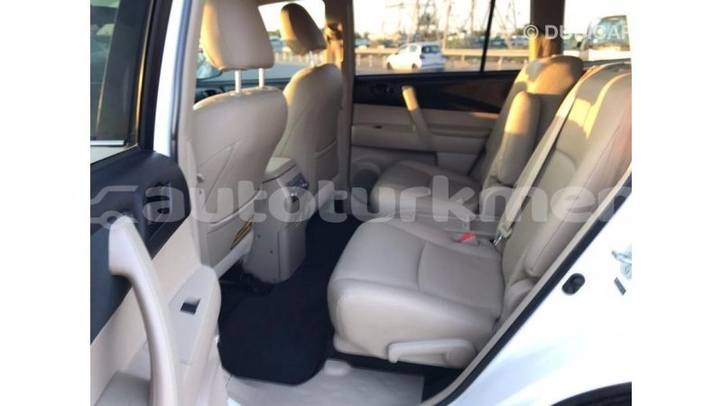 Big with watermark toyota highlander ahal import dubai 1530