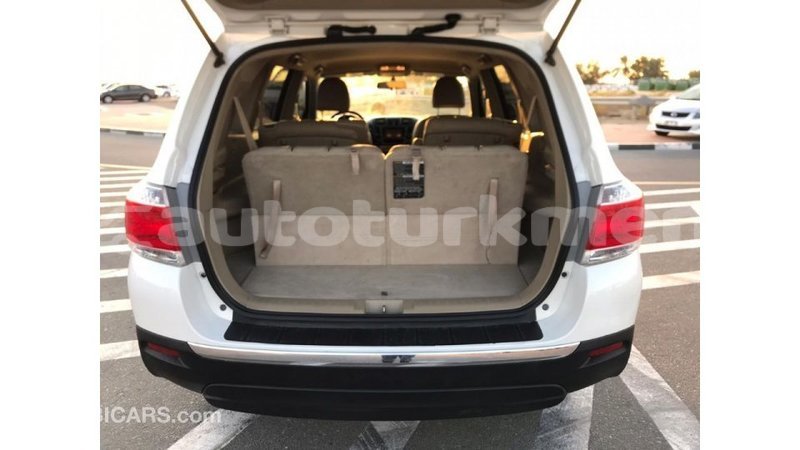 Big with watermark toyota highlander ahal import dubai 1530
