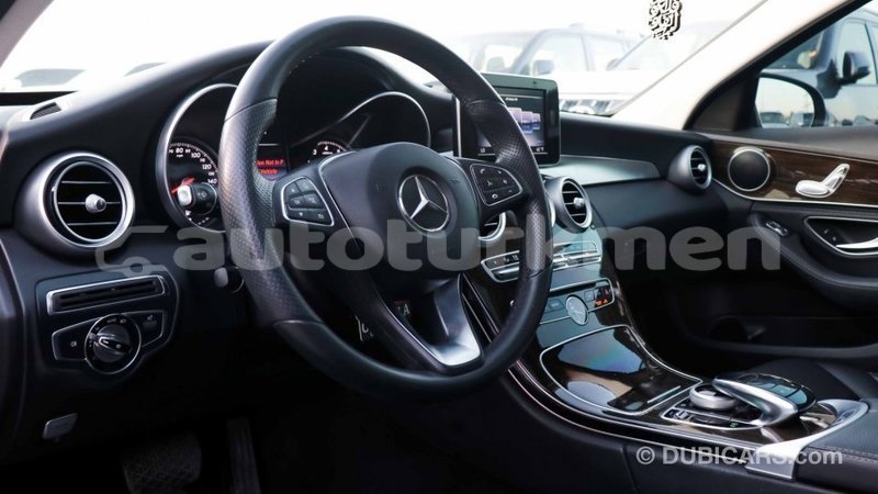 Big with watermark mercedes benz 190 ahal import dubai 1576